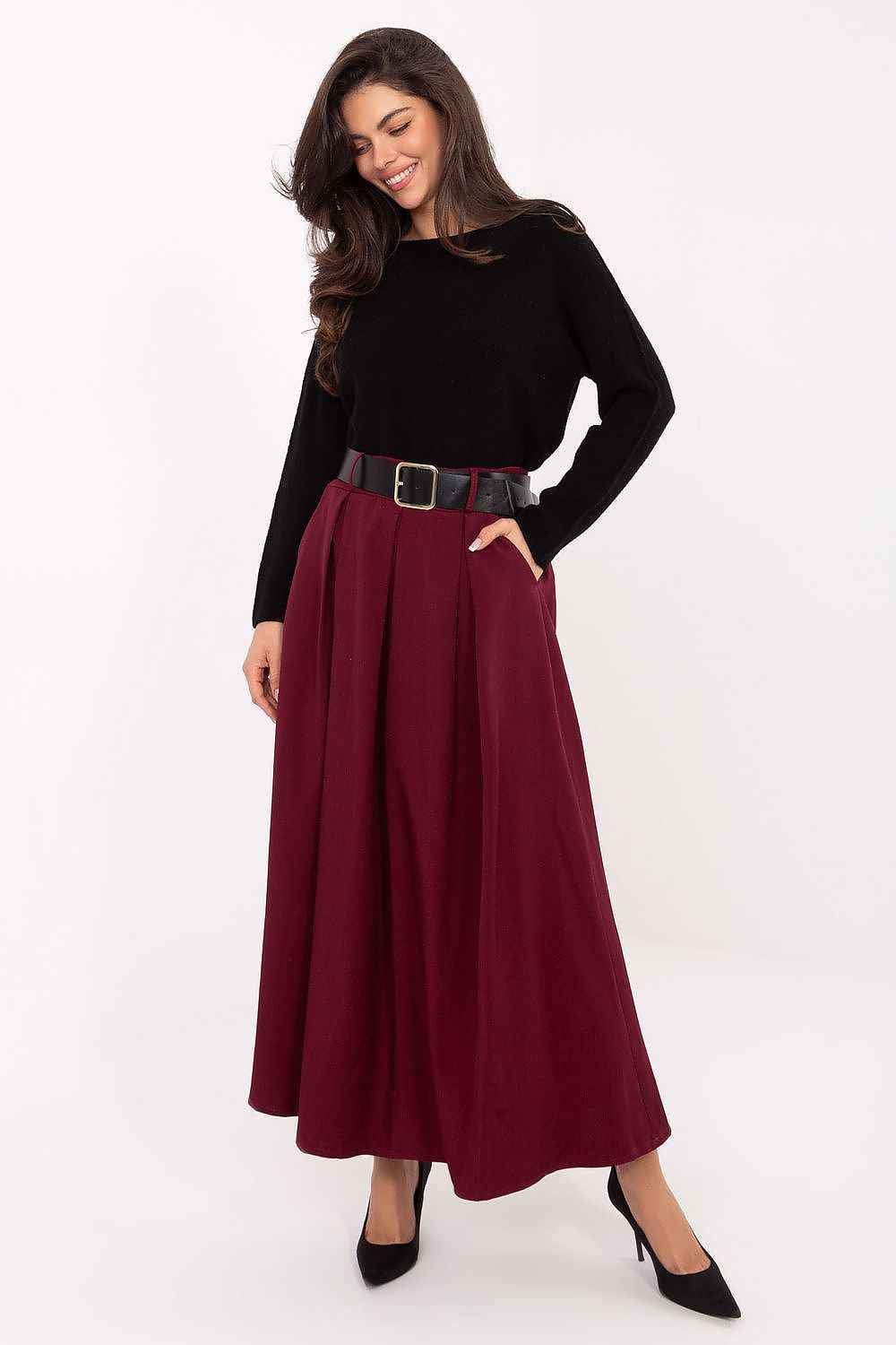 Long skirt model 220810